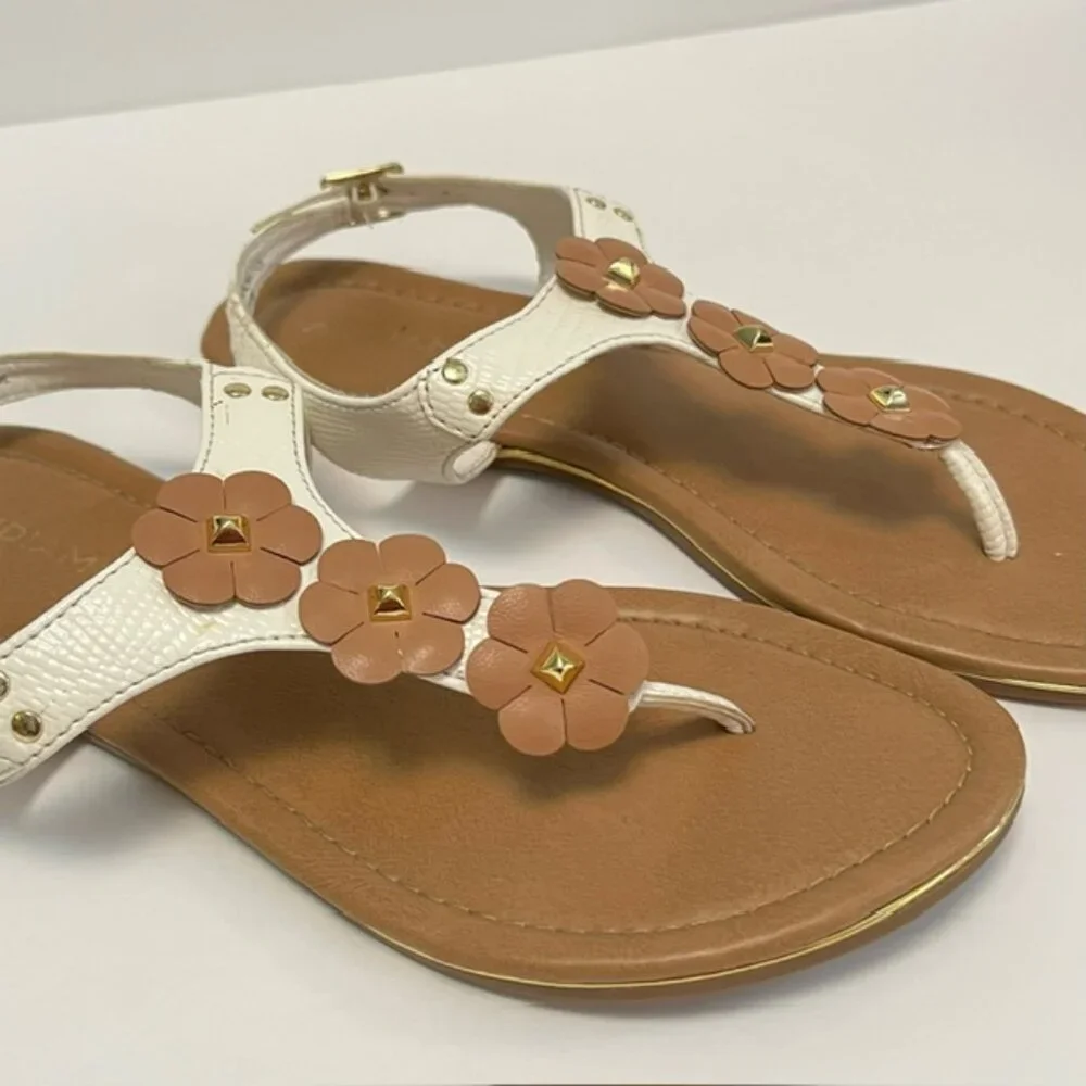 Andiamo Adanielle Womens White & Tan Flower Thong Sandals Size 8.5